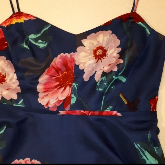 Floral Spaghetti Strap Banana Republic dress - Picture 5 of 6